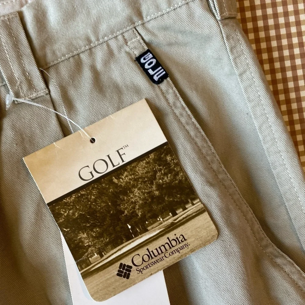 Columbia mens retro 2002 Golf shorts. Size‎ 42. NWT